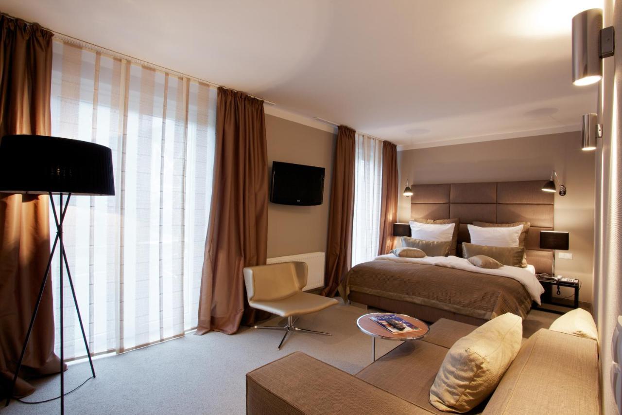 Gude Hotel