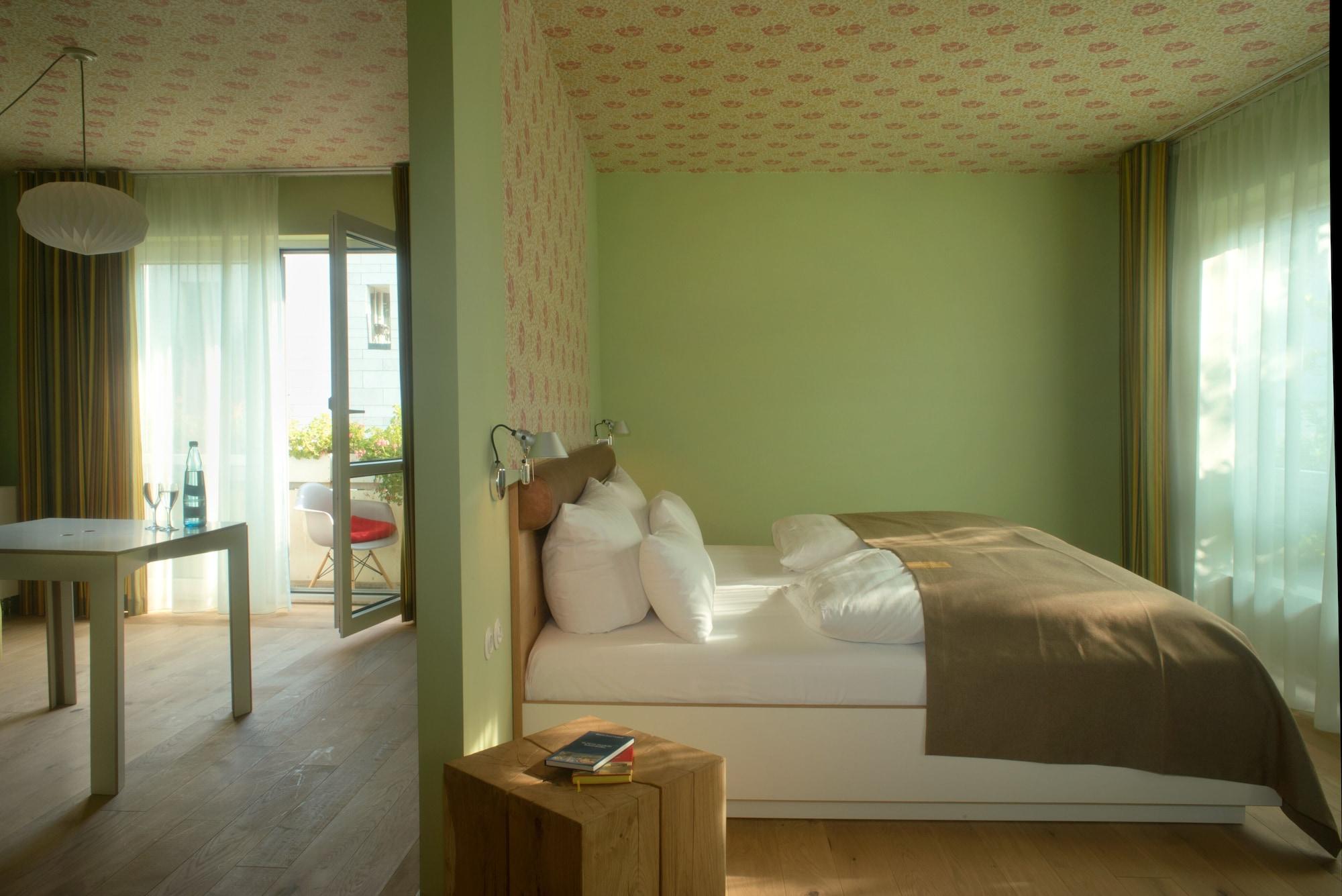 Hotel Gude